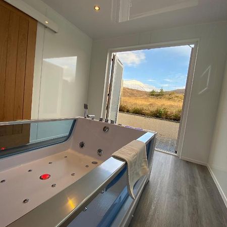 פורט ויליאם Highland Stays - Ben View Room & Jacuzzi Bath מראה חיצוני תמונה