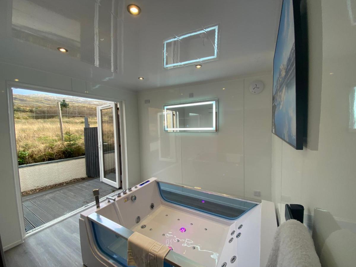 פורט ויליאם Highland Stays - Ben View Room & Jacuzzi Bath מראה חיצוני תמונה