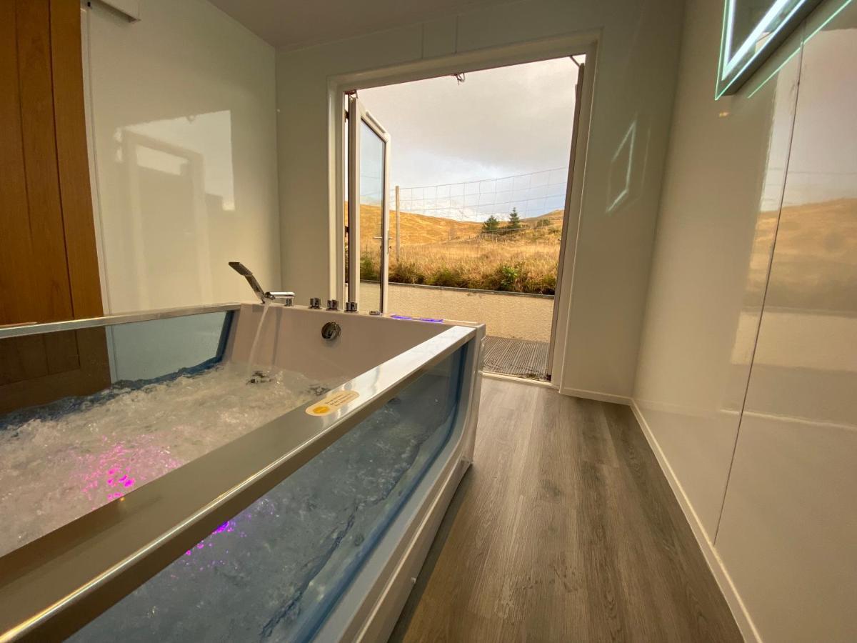 פורט ויליאם Highland Stays - Ben View Room & Jacuzzi Bath מראה חיצוני תמונה